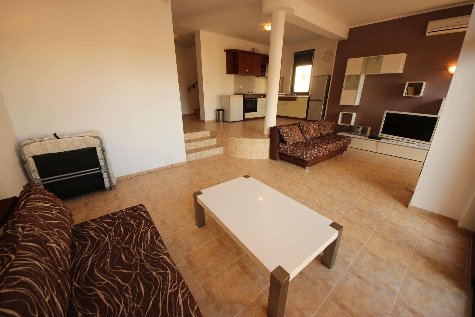 Menada Sunny Hill Villa Kosharitsa Esterno foto