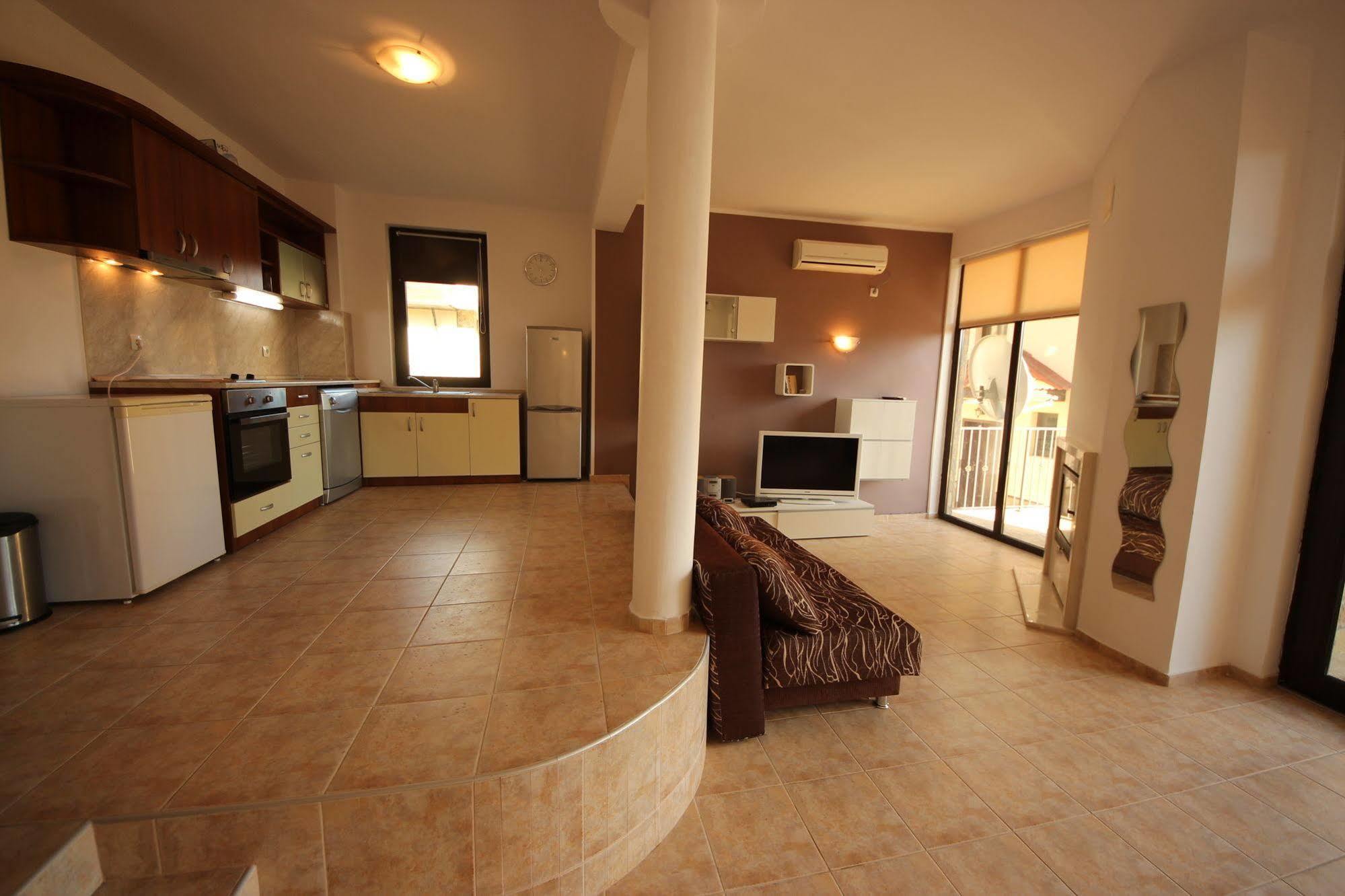 Menada Sunny Hill Villa Kosharitsa Esterno foto