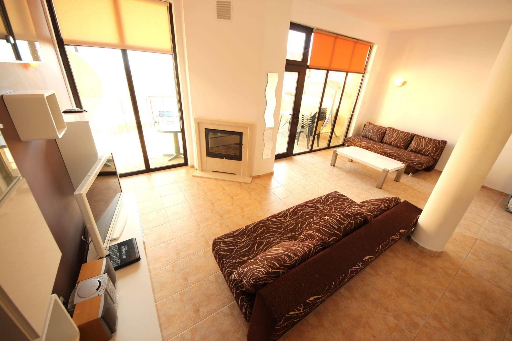 Menada Sunny Hill Villa Kosharitsa Esterno foto