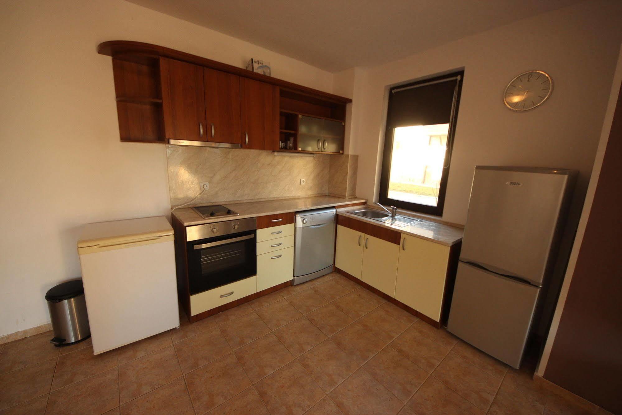 Menada Sunny Hill Villa Kosharitsa Esterno foto